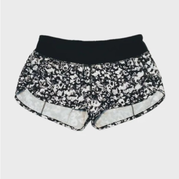 Lululemon Speed Up Short 2.5” size 6 Black and White Floral Athletic Shorts - Picture 1 of 9